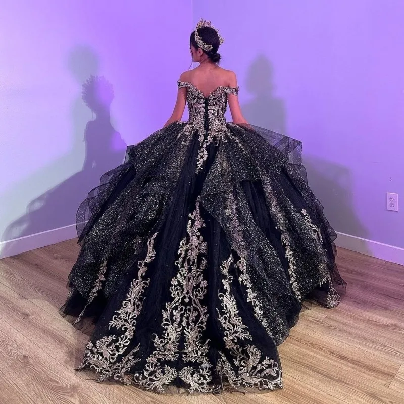 فساتين Quinceanera سوداء لامعة على شكل قلب ثوب حفلة عيد ميلاد الأميرة مزين بالذهب الدانتيل عيد ميلاد الحلو 16 vestidos de 15