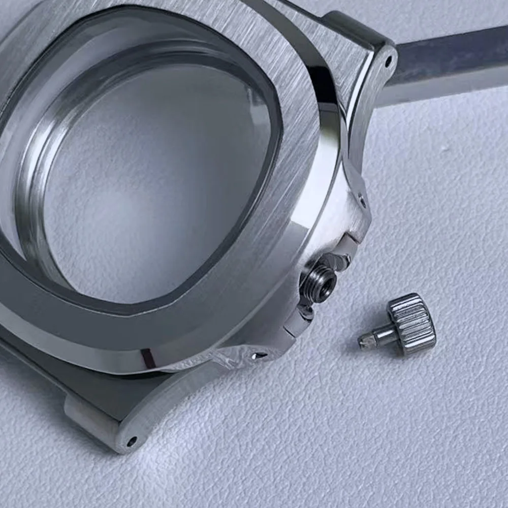 The new 40mm case is compatible with a 30.5mm dial, NH35 movement, waterproof transparent glass back cover and watch accessories