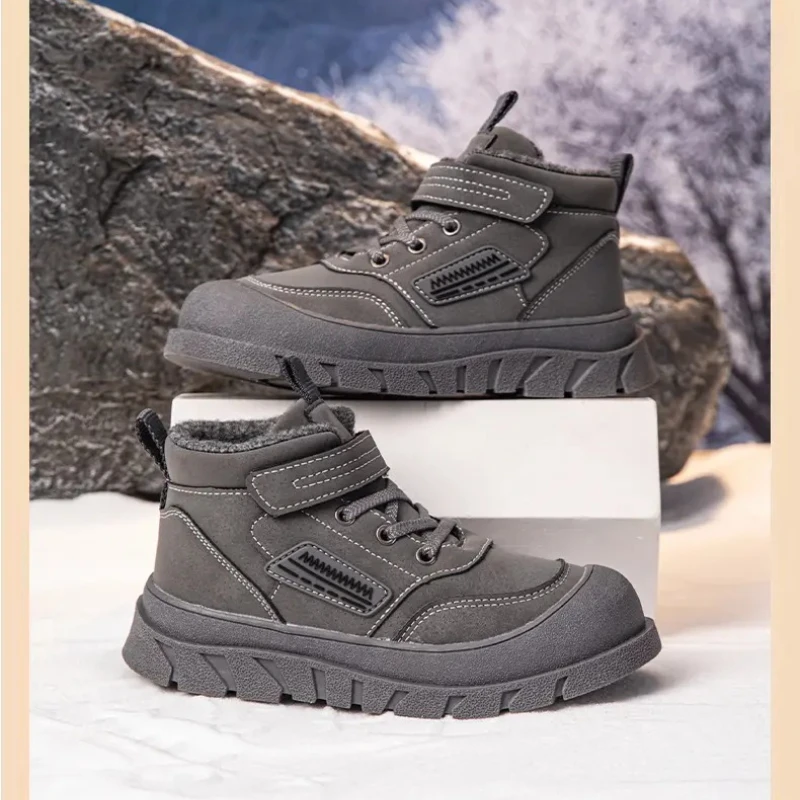 

Зимние сапоги для мальчиков и девочек – это водонепроницаемая плюшевая теплая удобная нескользящая и легкая повседневная спортивная обувь осенью и зимой.