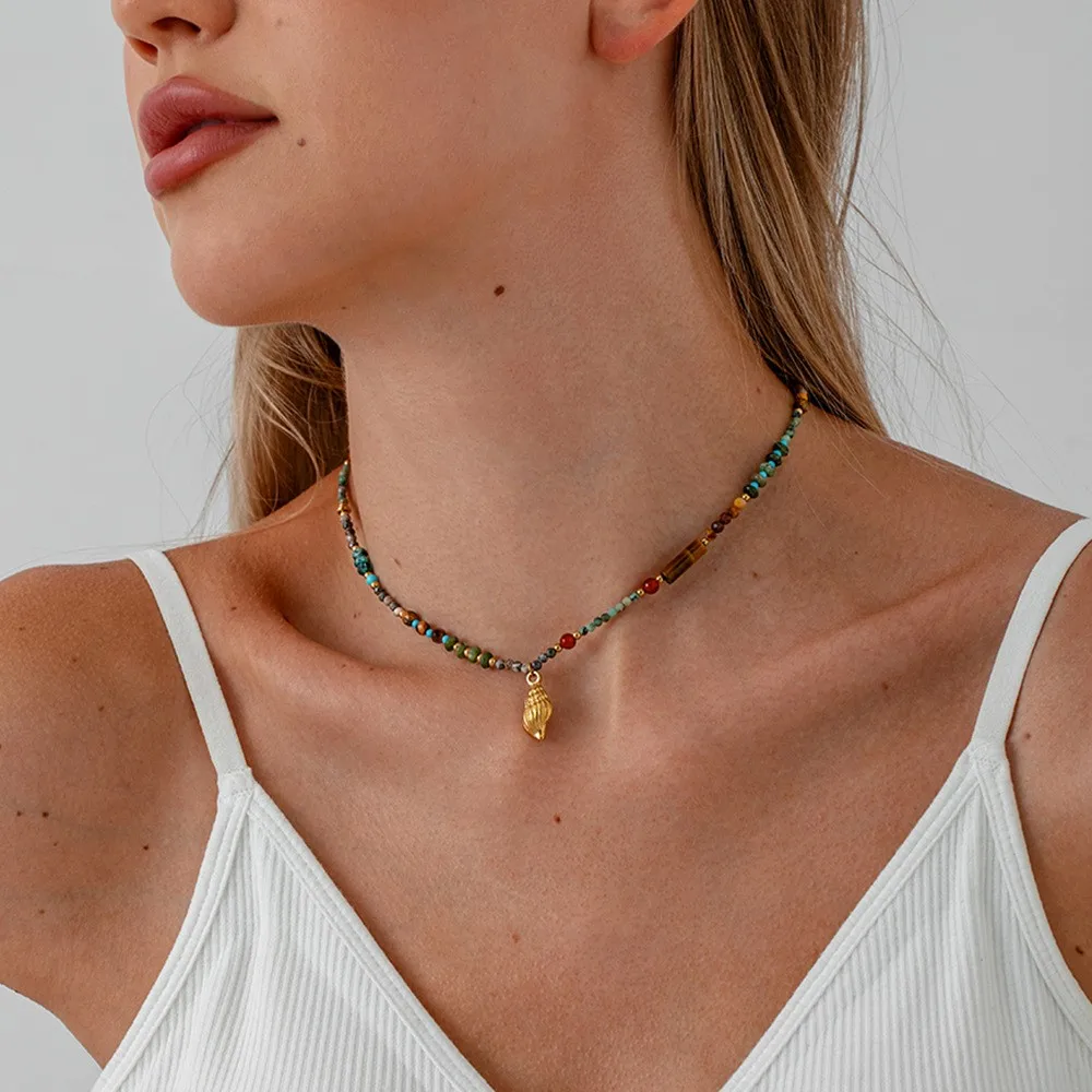 

INS Vintage Conch 18K Gold Plated Stainless Steel Pendant Natural Stone Choker Handmade Light Luxury Beaded Necklace for Women