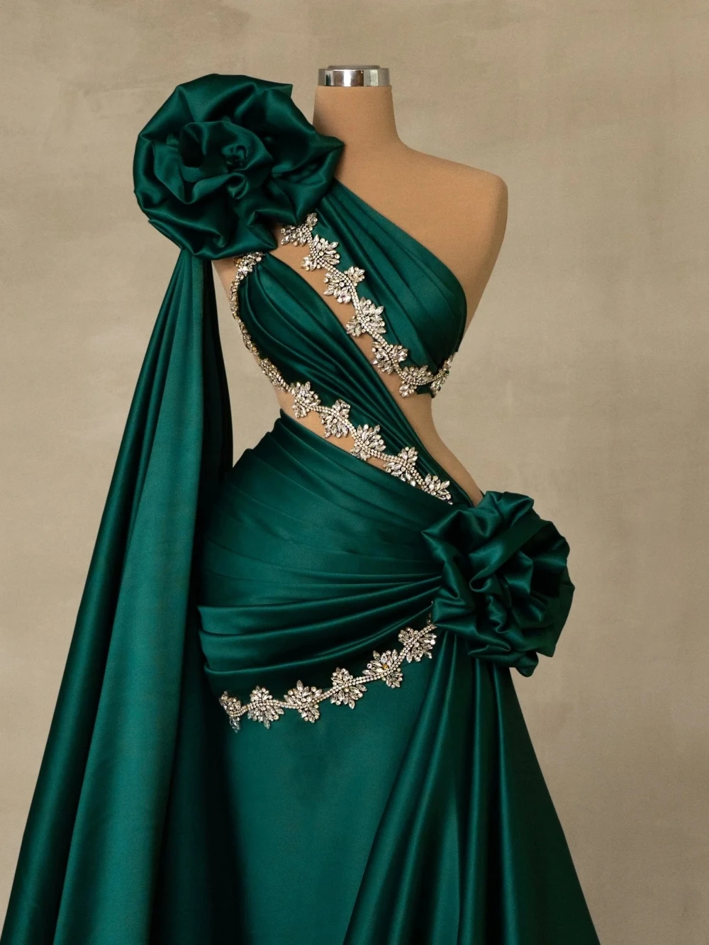 Elegante groene kralen lange avondjurk met zijcape één schouder galajurken 2025, op maat gemaakte luxe cocktailjurk voor dames