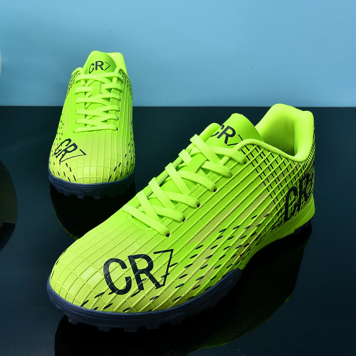 

New Professional Unisex Soccer Boots Non-slip Football Shoes Outdoor Drop Shipping Futsal Match Training Sport Sport Sneakers