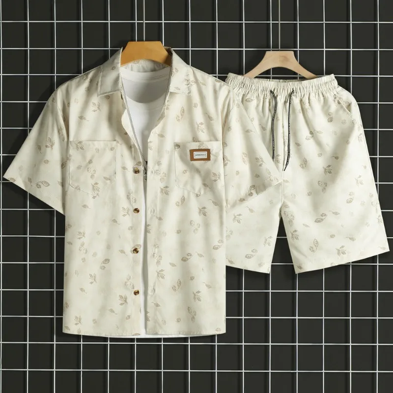 

Hawaiian Print Shirt and Shorts for Your Perfect Summer Look Stylish Hawaiian Print Shirt, Perfect for Beach Parties and BBQs