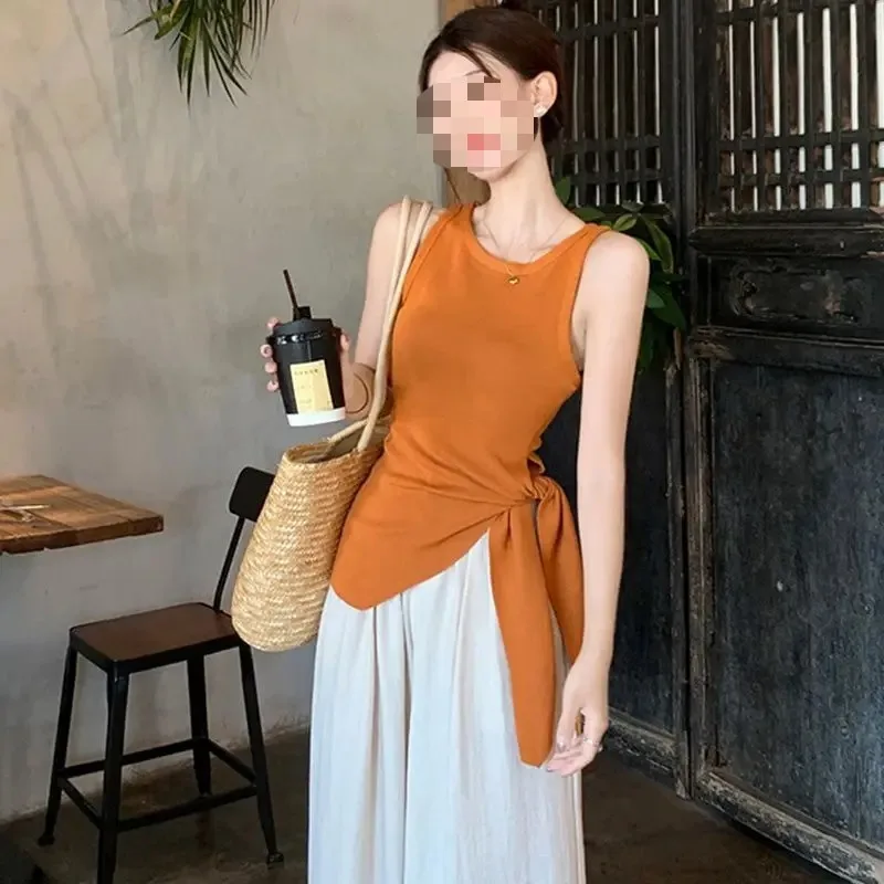 

Жилет-слинг из трикотажа цвета «допаминовый оранж», с асимметричными бретелями на талии, топ без рукавов в стиле Spice Girl с разрезами