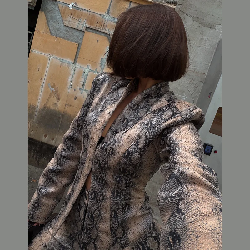 Schlangenmuster-Set mit V-Ausschnitt, Schnallenverschluss und Taillenbetonung: Mantel und Hose für Damen, Street-Style, Langarm, Schlanke Jacken, Schlaghosen, Neue Outfits – Detail 24