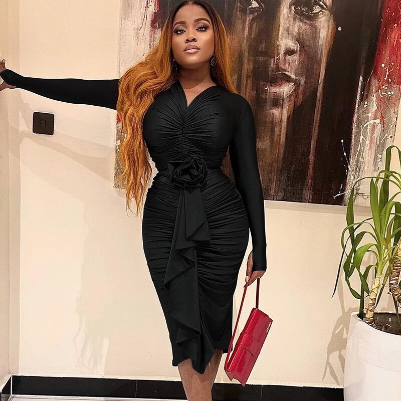 Sukienka Sister Star, damska, modna, seksowna, z długim rękawem, dekolt w serek, wzór z różami, zmysłowa, seksowna, podkreślająca biodra, elegancka, do pracy.