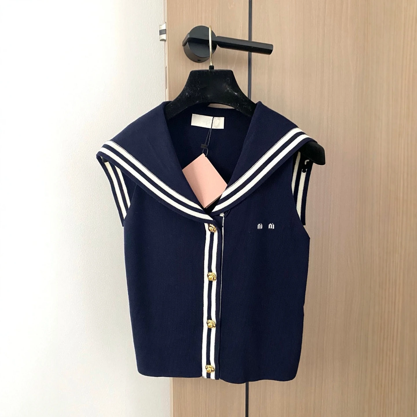 

Women's 2025 Early Spring Navy Collar Cape-Shoulder Short Knit Cardigan Vest – Casual & Chic Layering Piece