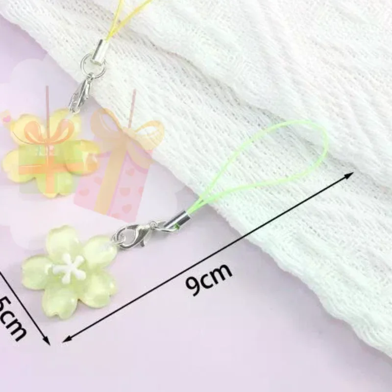 

Resin Flower Keychain Fashionable Transparent Design Pendant for Purse Phone Graduation Season Small Souvenir Gift