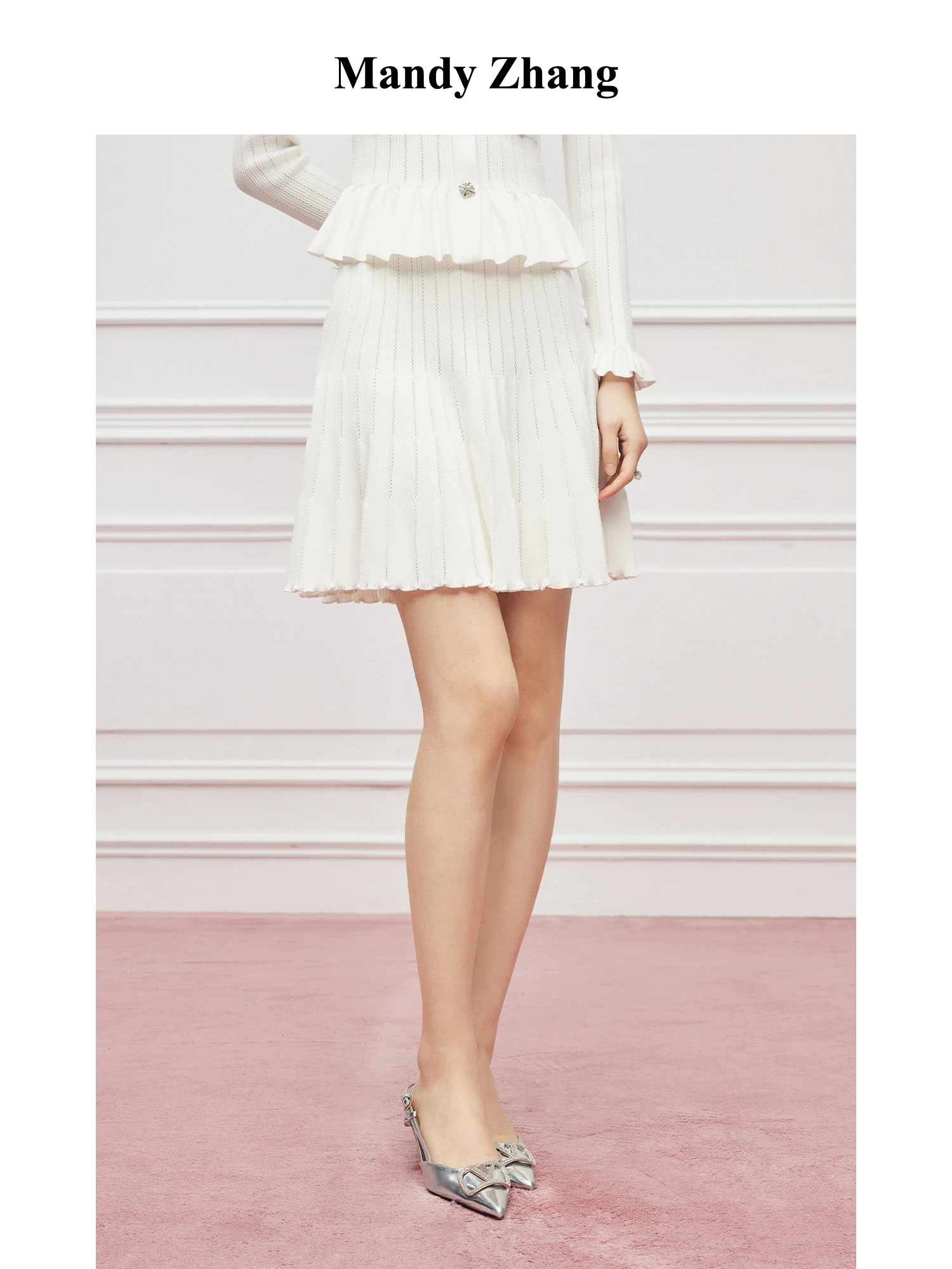 

MandyZhang High Waist Knitted Half Skirt Hollow out Embroidery Women's Spring Fashion Slimming Wave Short Skirt