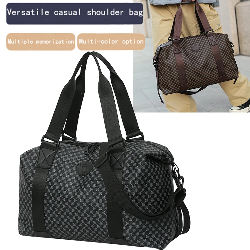 

Компактная трендовая сумка на одно плечо нейтрального стиля, подходящая для путешествий и деловых поездок. Також можно носить вручную.