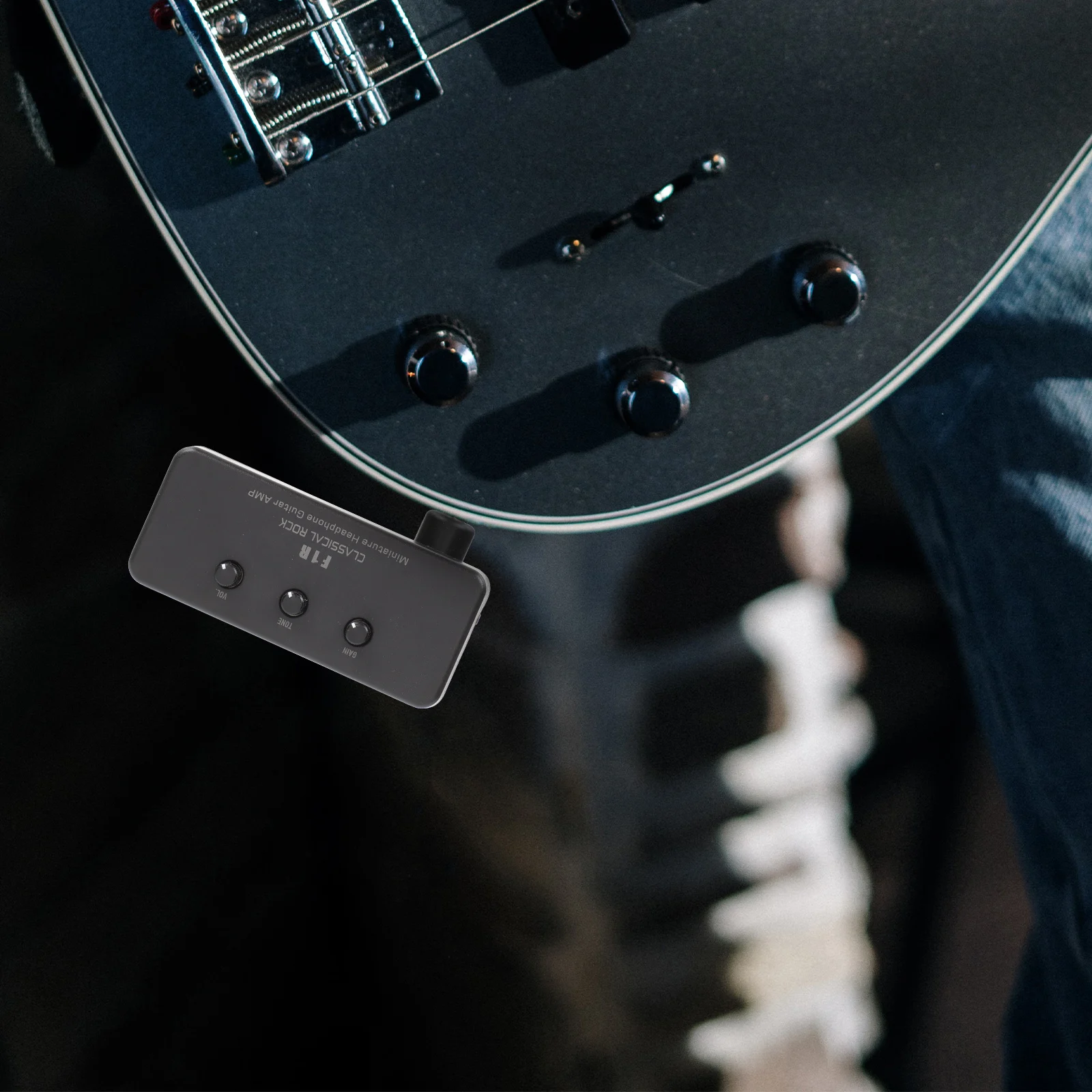 

Guitar Amplifier Portable Mini Speaker Acoustic Amplifiers for Guitars Bass Amps Outdoor