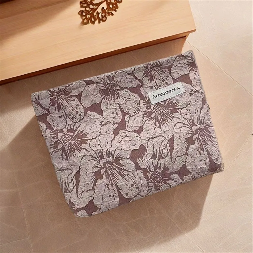 High Appearance Large Capacity Makeup Bag Advanced Flower Design Storage Pouch Simple Cosmetic Bag for Women