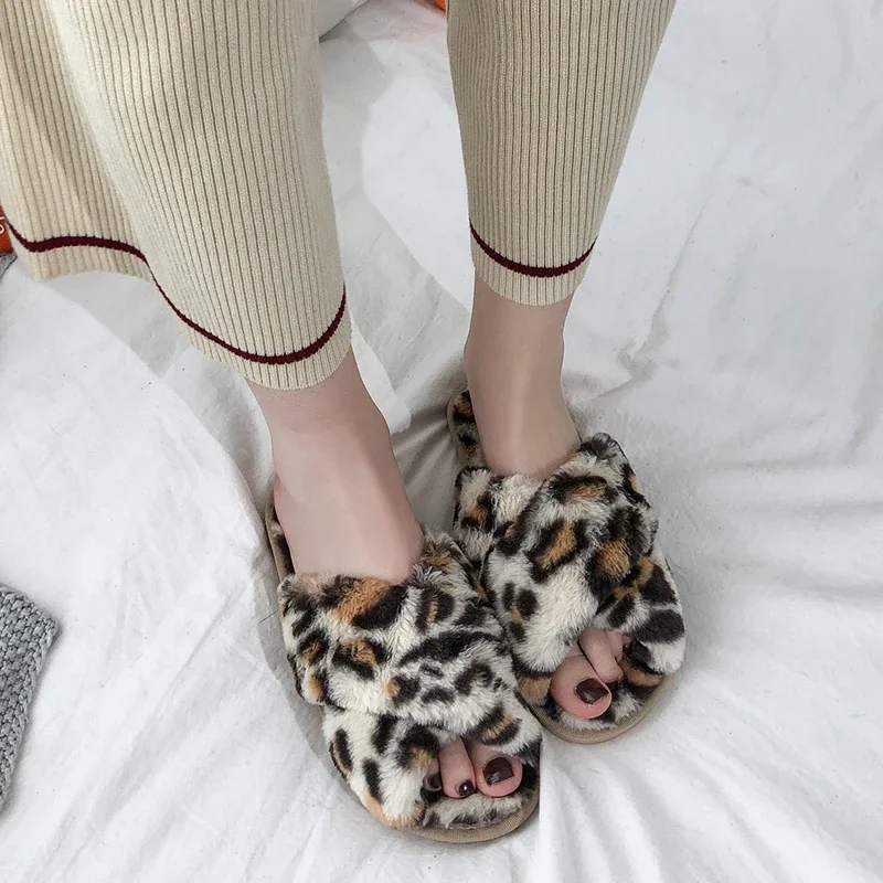 Women open-toe Leopard Print Plush Slippers Soft Warm Plush Slippers Indoor Outdoor Dormitory Winter Fluffy Slippers Ladies - view 4