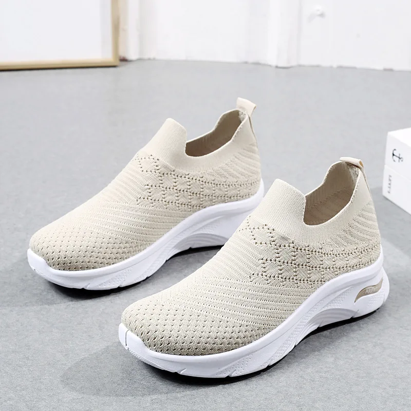 Women's New Summer Shoes Casual Sneakers Light Slip on Flat Platform Mesh Breathable Shoes Ladies Anti-slip Walking Woven Shoes