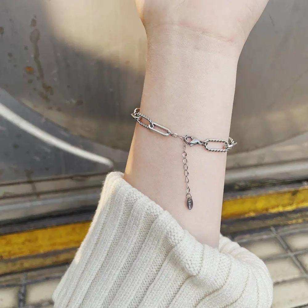 

Браслет из нержавеющей стали в стиле ретро, ​​модный аксессуар для мужчин и женщин, весенне-осенний сезон, универсальные модные украшения