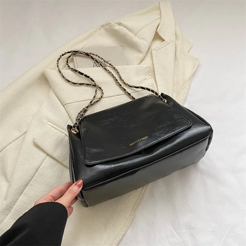 Ladies Senior Retro Large Capacity Tote Bag Girls Fashion Simple Commuter Shoulder Bag Leisure Pure Colour Retro Chain Crossbody