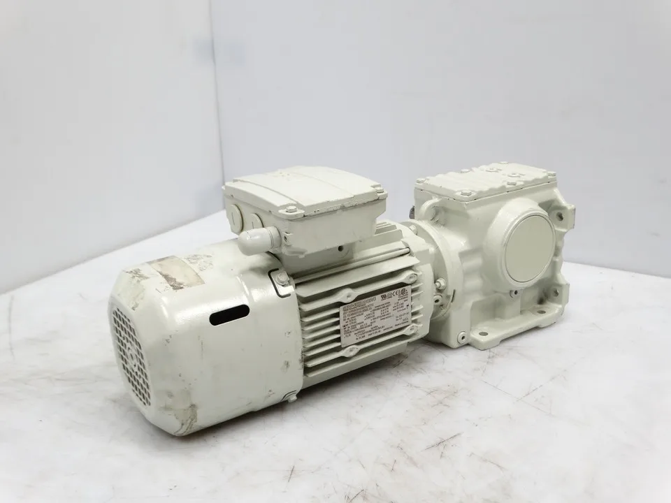 

Новый Оригинальный Программируемый Логический Контроллер (ПЛК) S57 DRE80M4BE05/EIwbr72 для Промышленной Автоматизации, Готовый к Отгрузке