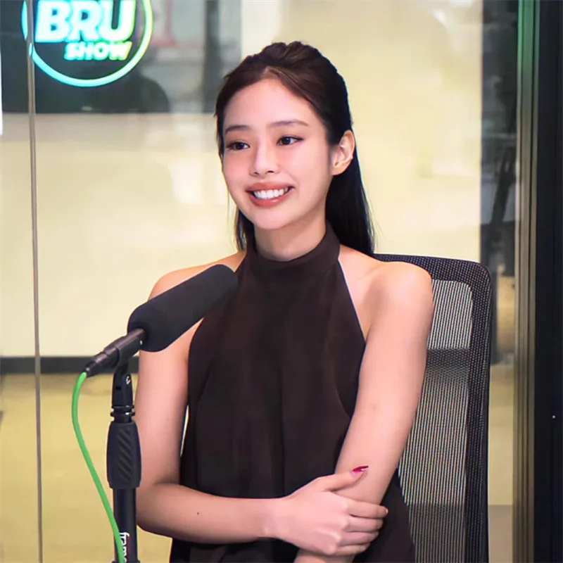 高品質売れ筋卸売2025夏ハンギングネックスリムフィットノースリーブトップブラウンベルトパンプキンパンツショーツセット原宿