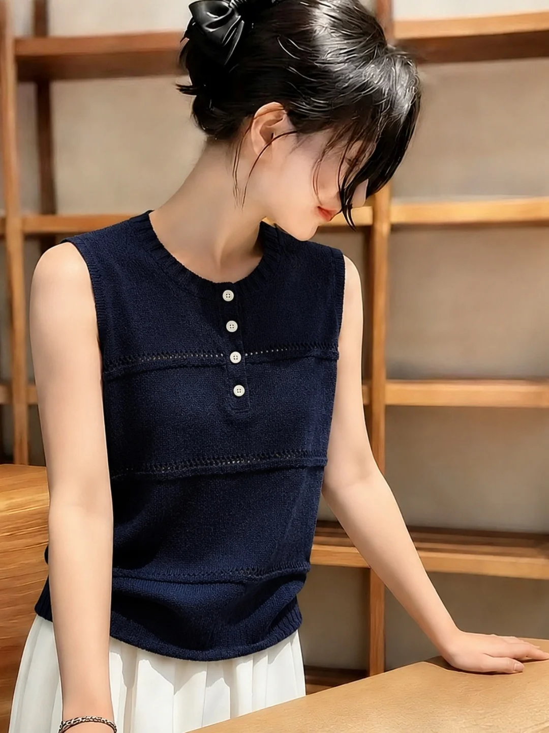 

Minimalist Style Korean Half-Unbuttoned Soft Sleeveless Vest Summer Ice Silk Knitted Top Loose Fit Versatile Women's Clothing