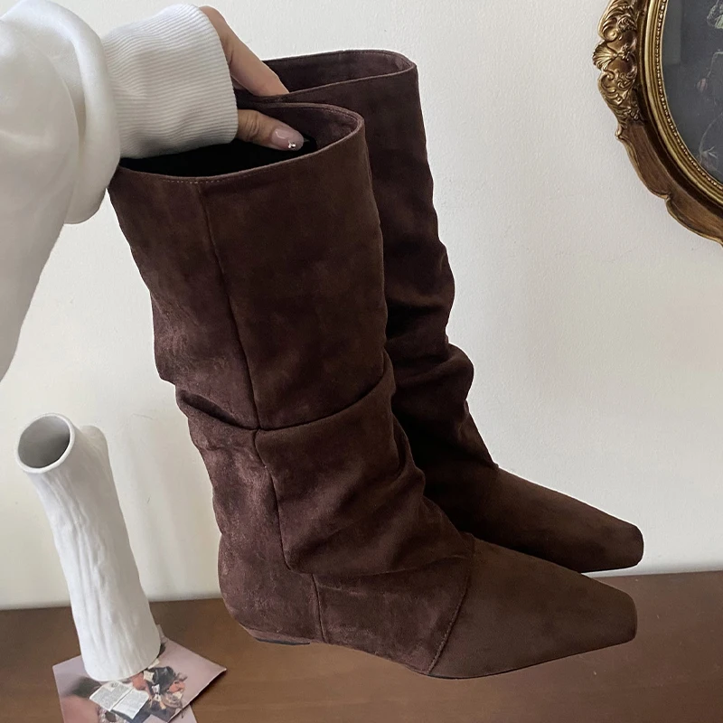 

Дизайнерские женские ботинки на плоской подошве, модные модельные туфли, новые замшевые женские зимние ботинки, тренд 2025, роскошные ботинки с острым носком, Botas Para Mujer
