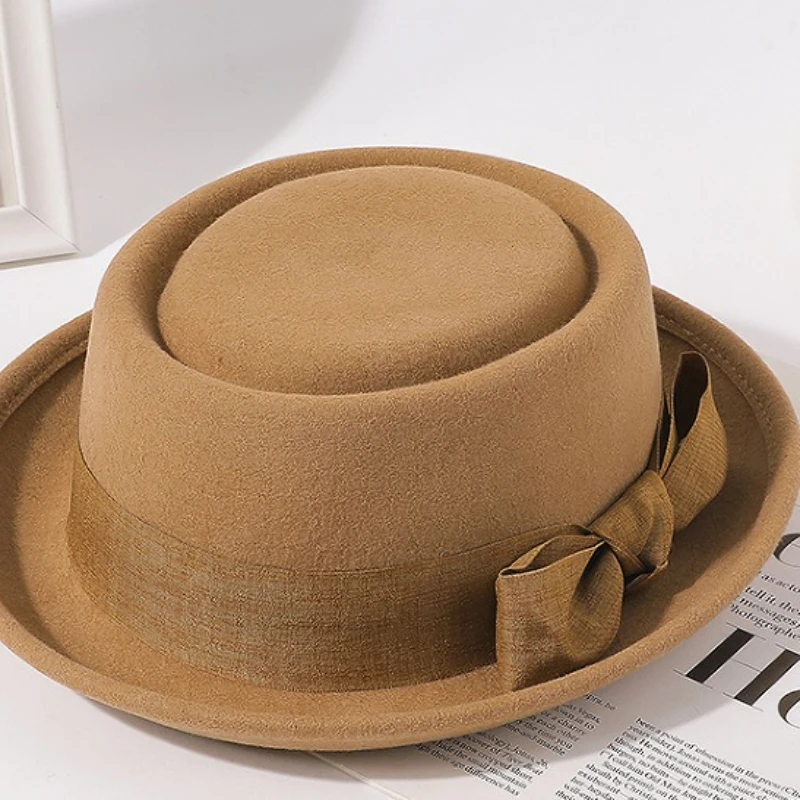 

Winter Wool Felt Hat with Bow British Retro Rolled Brim Flat Top Ladies Fedora for Daily Outfit Fashion Accessory