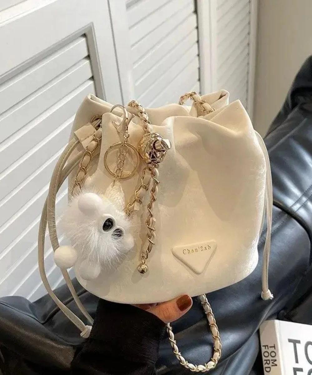 

2025 New Womens Trendy Chain Crossbody Bag Spring Summer Small Shoulder Purse Fashionable Casual Handbag Versatile Mini Bag