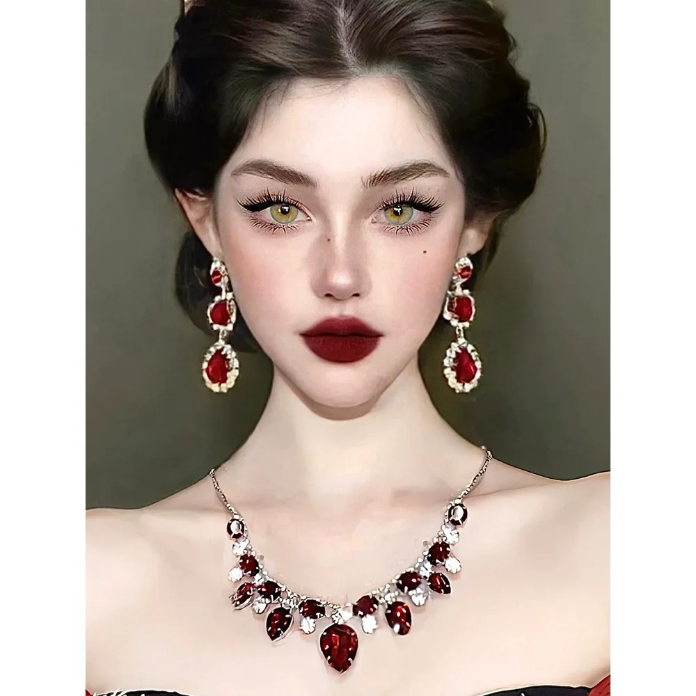 

Crystal Short Necklace Jewelry Set Women's Ruby Pendant Earrings Collarbone Chain Bridal Dress Accessories
