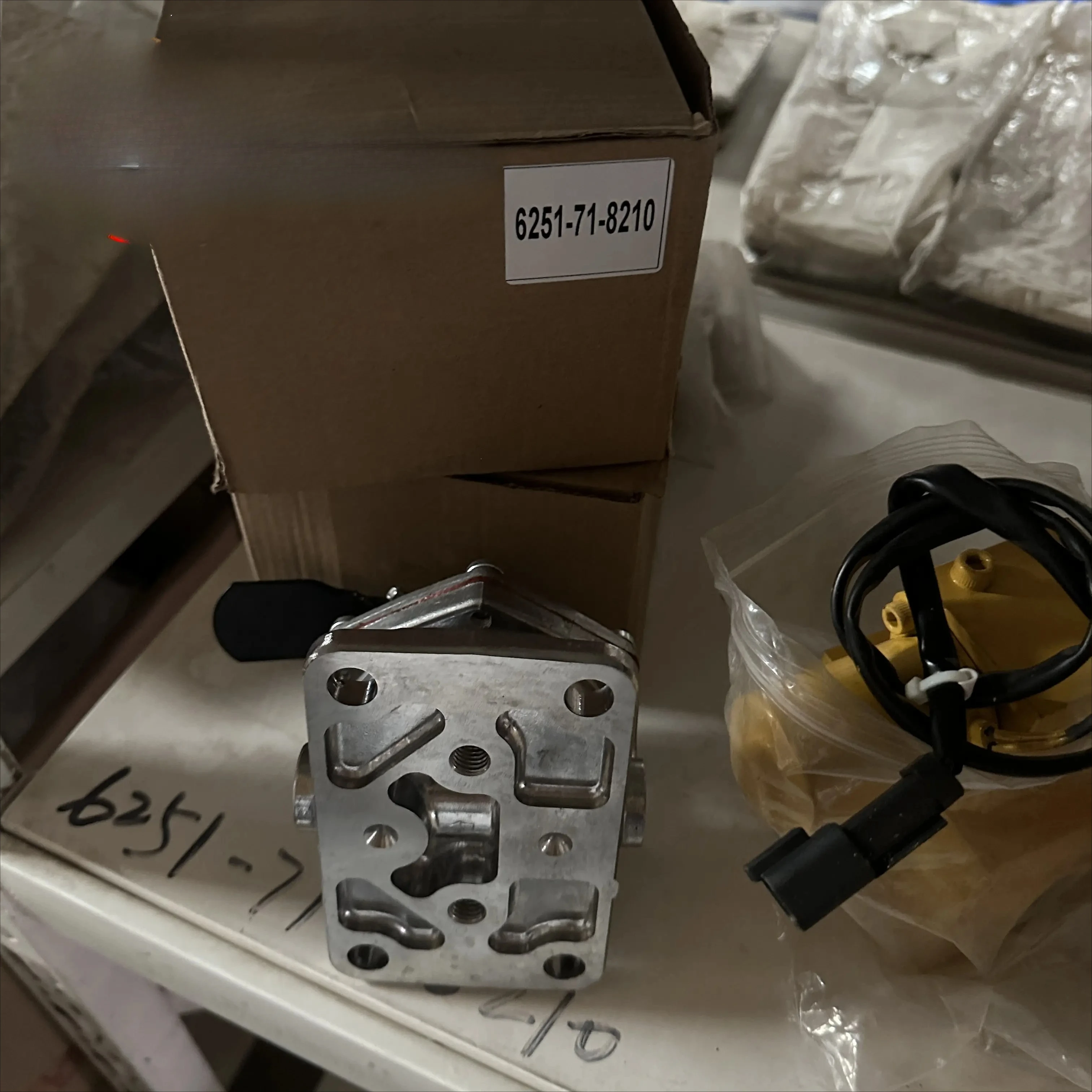 

20R-1525 Reman Fuel Transfer Pump Engineering Machinery Parts for diesel Engine C15 C13c Original Hot Sale Spot