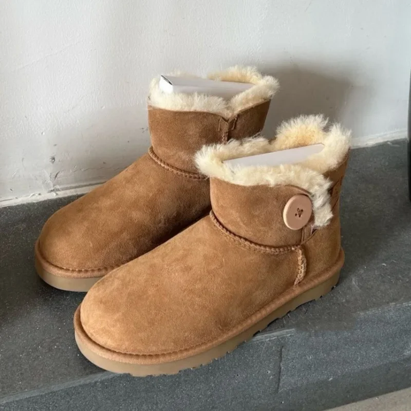 Women's Fur-Lined Short Shaft Snow Boots - Sheepskin Integrated Leather and Fur Snow Boots Women's Large Size