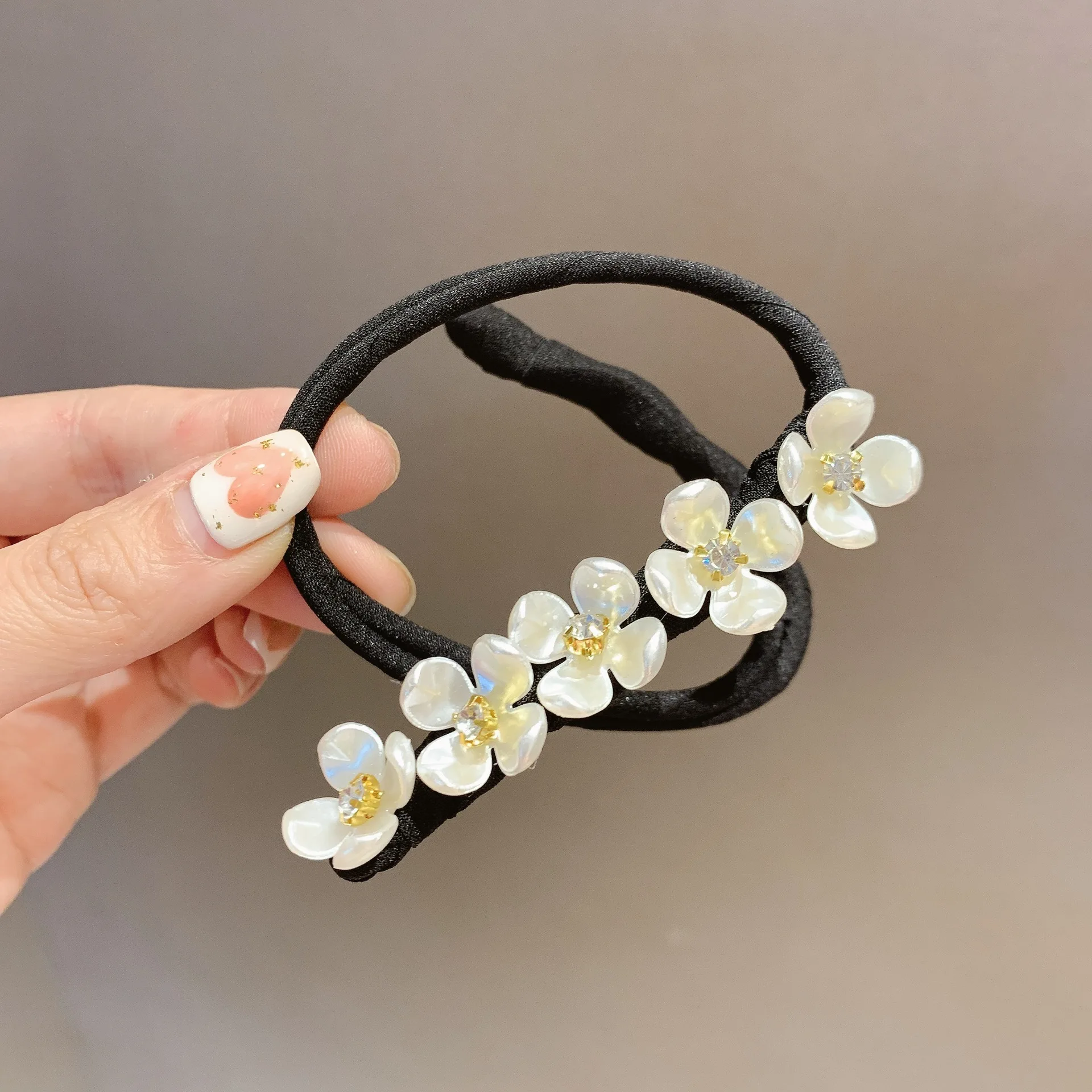 Women Easy Hair Bun Maker Floral Crystal Donut Updo Hair Stick Diy Plate Hair Bendable Hairband Chignon Hair Accessories Gift