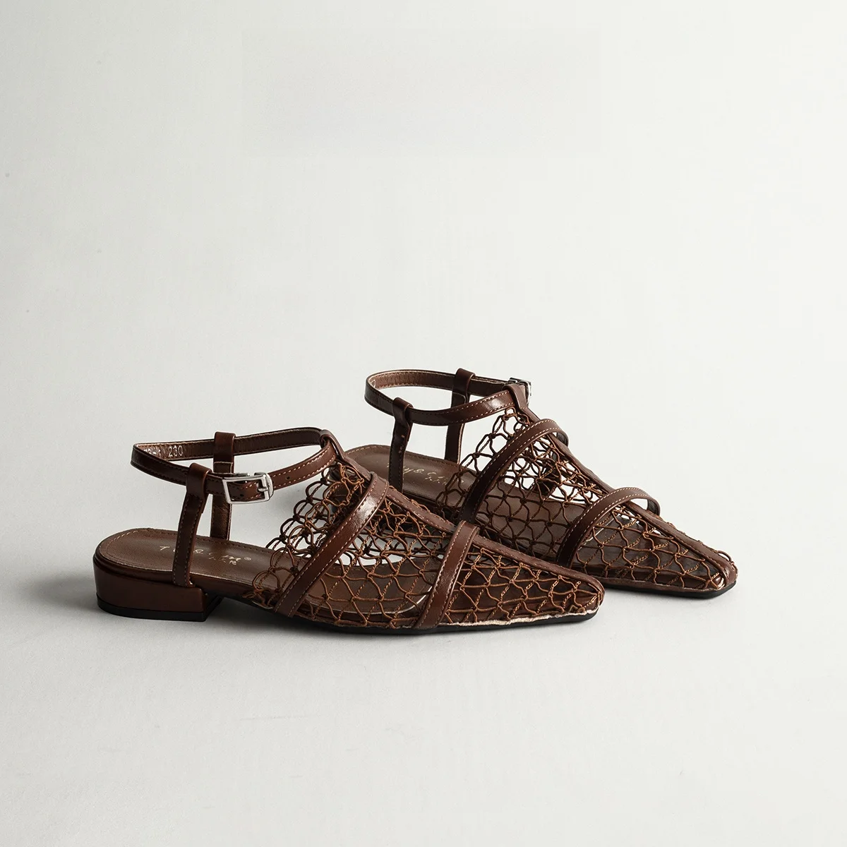 Breathable Hollow out Weave Roman Style Women's Sandals Summer 2026 Low Cut Slip-On Fashionable Casual Shoes with Thick Heel