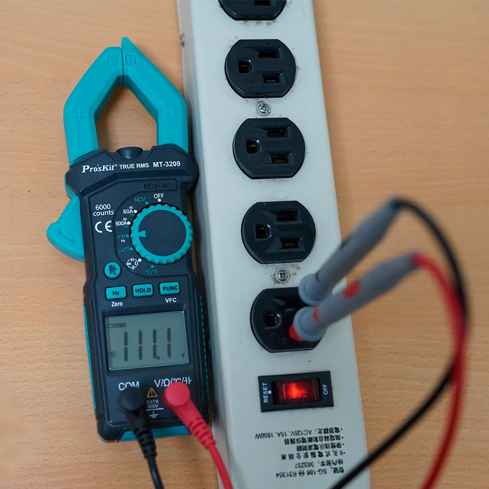 Pro'skit MT-3209 AC DC Current Digital Clamp Meter True RMS Pliers Ammeter Voltage Tester Frequency VFC Capacitance Meter