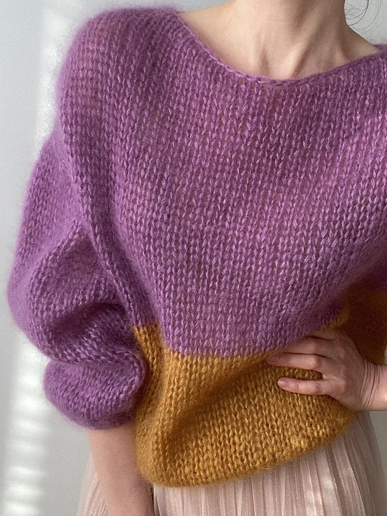 سترة صوفية متماسكة جديدة للخريف والشتاء للنساء، مصممة بنمط كسول، بلوفر أرجواني فضفاض برقبة دائرية، بلوزة كاجوال وأنيقة للتنقل في المناطق الحضرية، ملابس متماسكة على طراز Instagram، ملابس مناسبة للعام الجديد، هدية عيد الميلاد