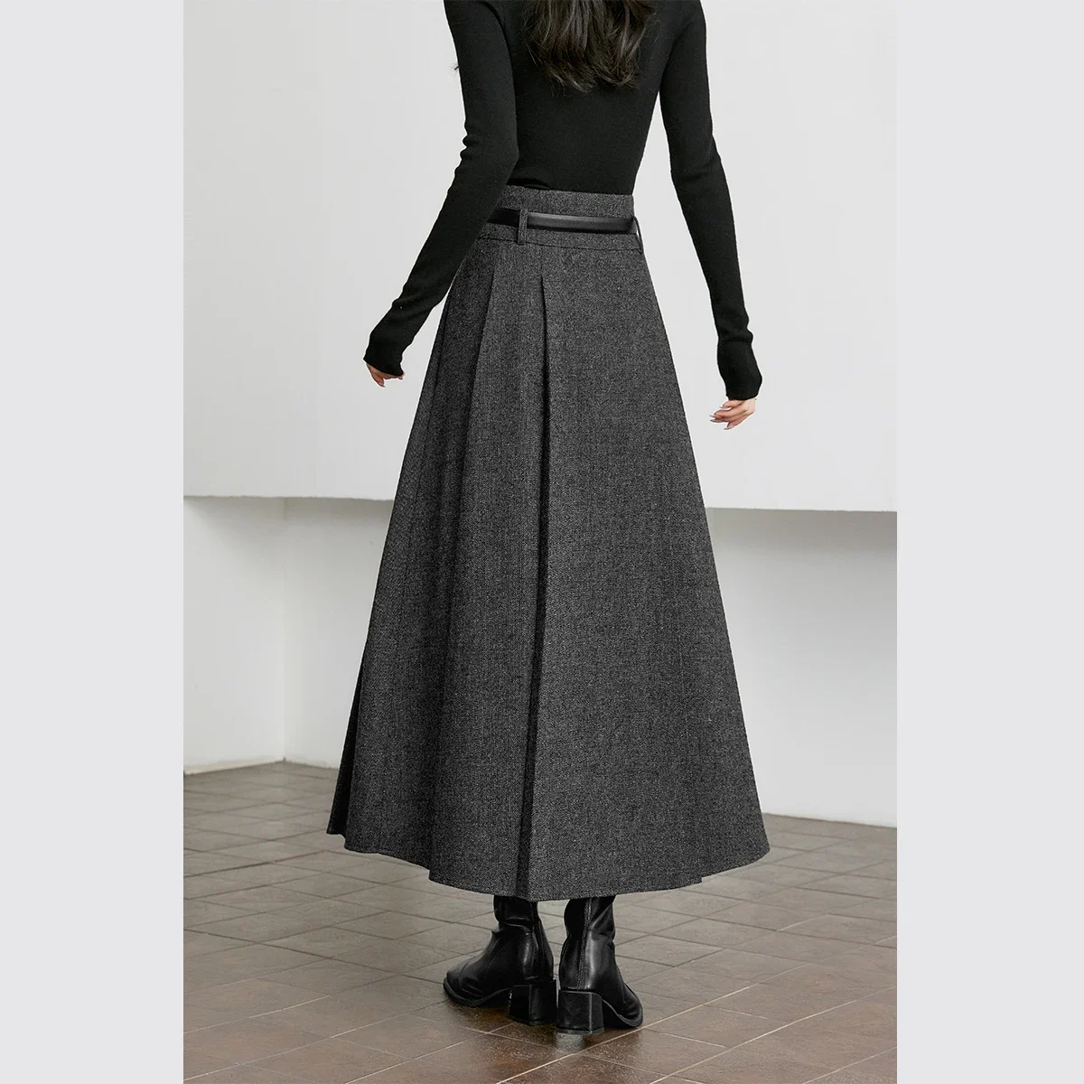 VIMLY Elegant Simple 37.2% Wool Blended Pleated Skirt Winter High Waist Stereo Heavy Duty Skirt For Women Office Lady Clothes