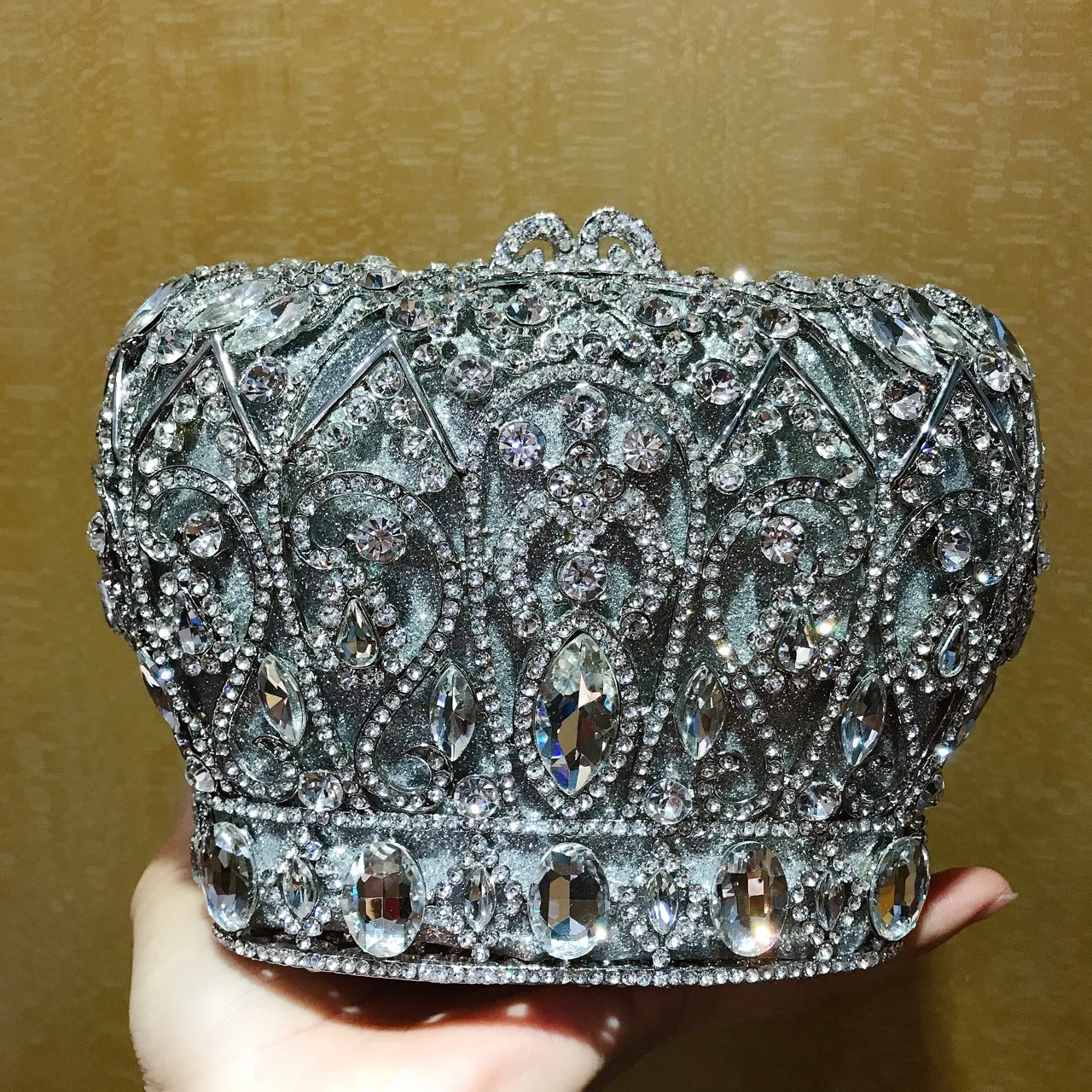 

Rhinestone Dinner Bag Crown Shape Pointed Bottom Hollow Diamond Clutch Bag Chain Clutch Women's Handbag for Bridal Wallet