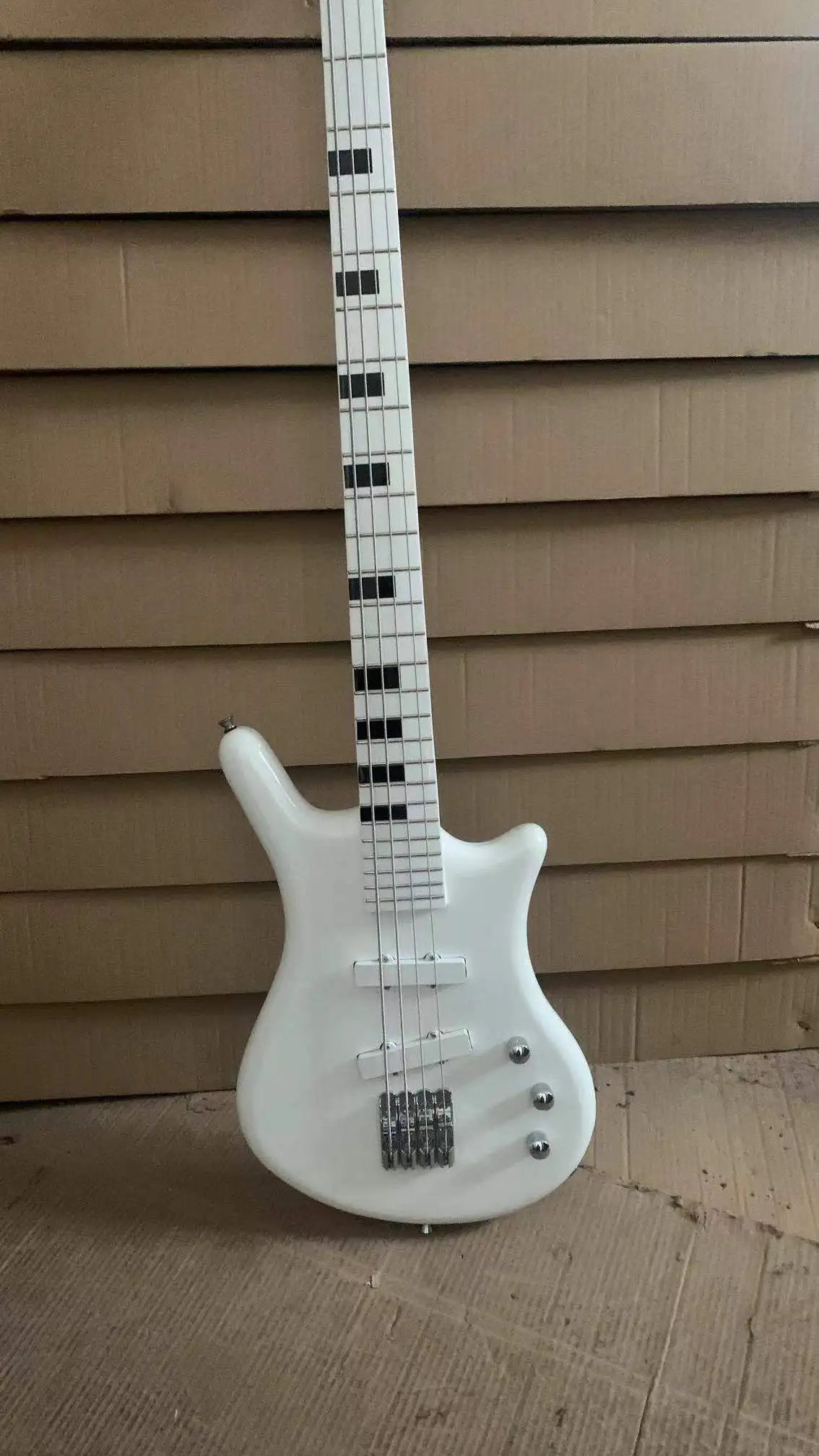 

High-end custom 4 string bass electric guitar, white body, support to sample custom, free shipping