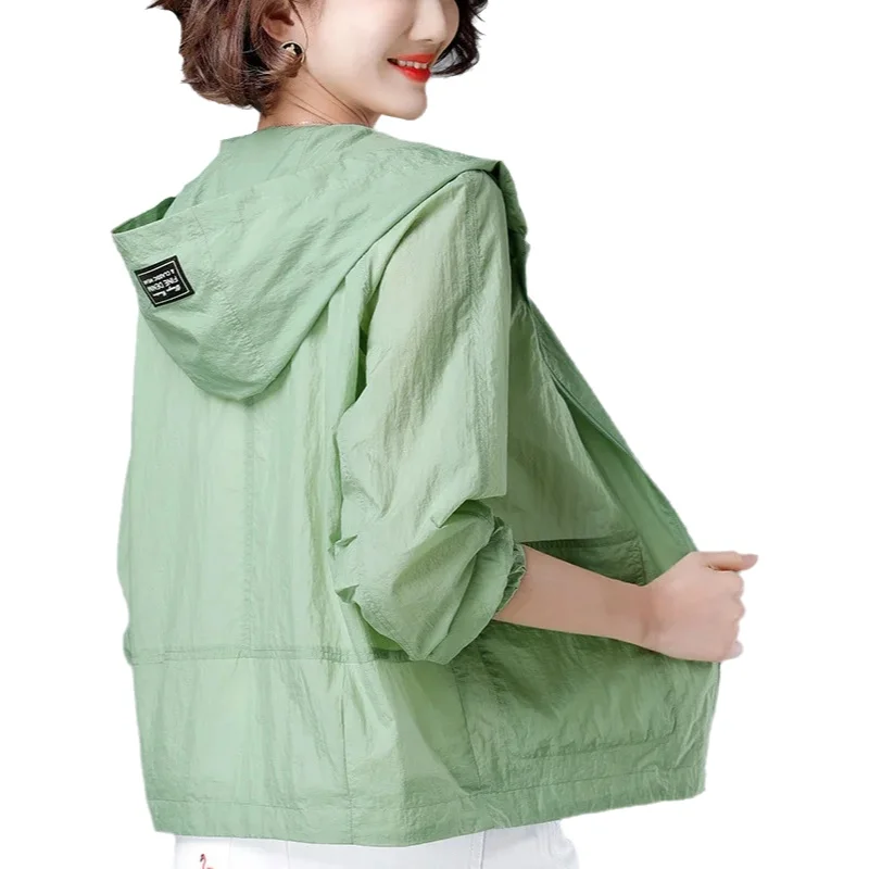 New Summer Sun Protection Short Jacket Mother's Attire Versatile Large Size Long Sleeve Outdoor Sunscreen Stylish Thin Jacket