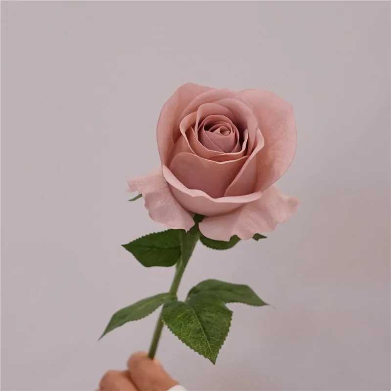 5 Stück/Set Künstliche Feuchtigkeitsspendende Rosen mit Echtem Touch, Blumen für Brautsträuße, Hochzeitsdekoration, Rosen für Heimdekoration, Ornamente, Party-Blumen – Detail 7