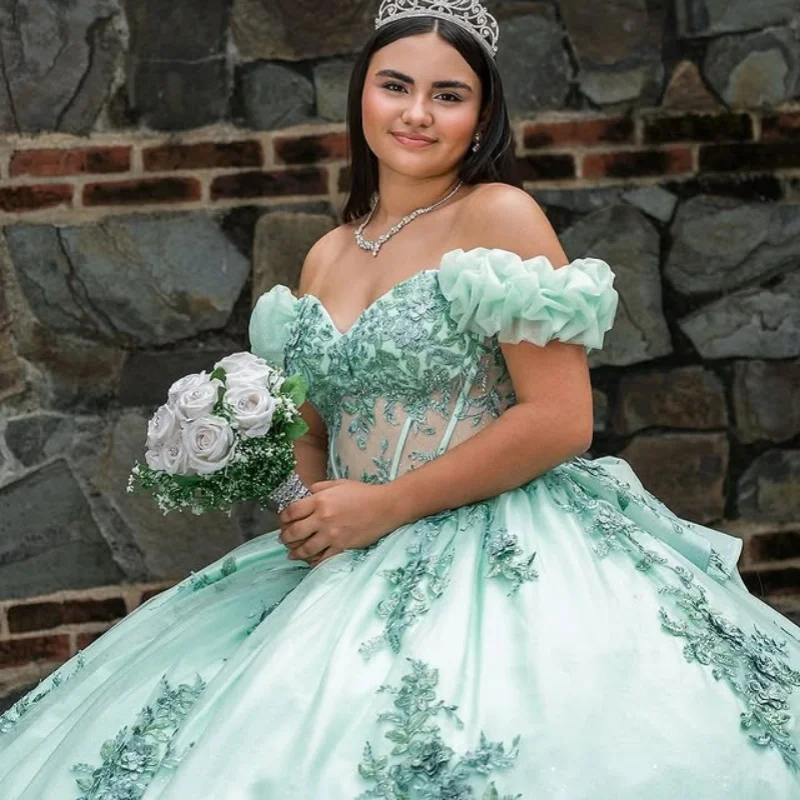 

Мятно-зеленое платье Quinceanera с открытыми плечами и цветочной наклейкой, длинный хвост, платья de 15, Quinceanera ﻿ Настроить