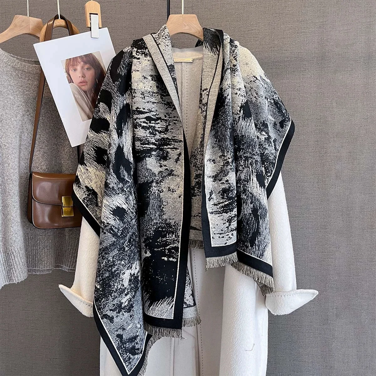 

Новейший осенне-зимний роскошный шарф с леопардовым принтом, имитация кашемира, мягкая теплая шаль из пашмины с бахромой, пончо Bufanda Echarpe 2025