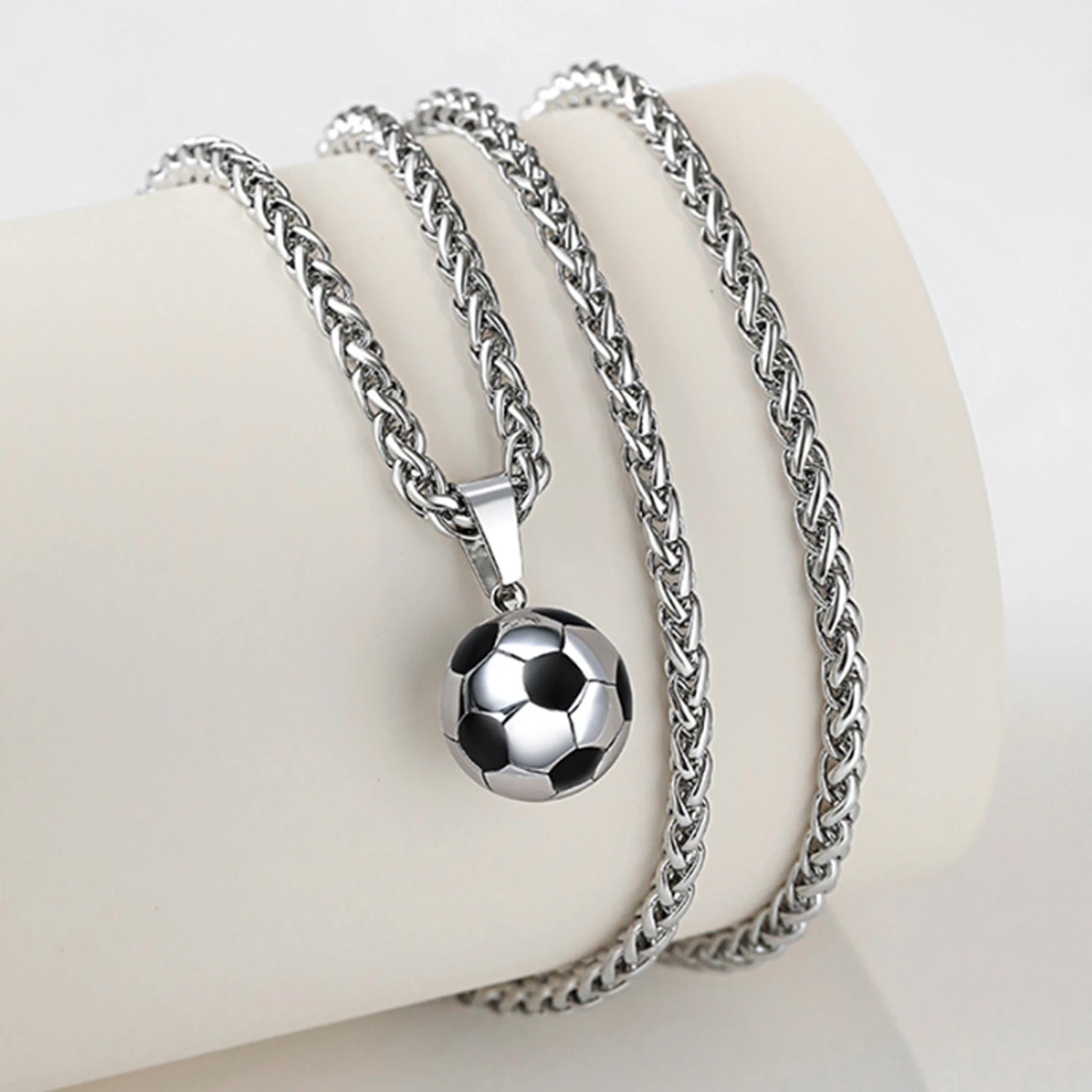 Collier pendentif football en acier inoxydable et titane, style sportif INS, pour hommes, Coupe du Monde, bijoux en gros pour femmes