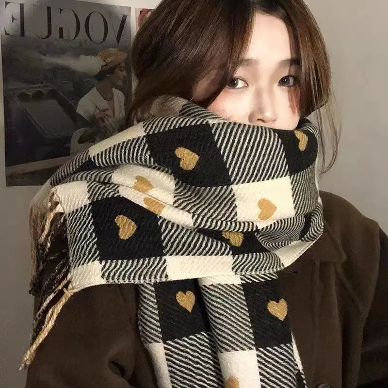 

2022 New Milky Coffee Color Love Checker Cashmere Scarf for Female Winter Students