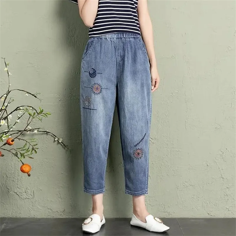 2022 Women New Embroidered Ethnic Style Jeans Female High Waist Thin Harlan Pants Summer Retro Loose Fashion Nine-point Pants