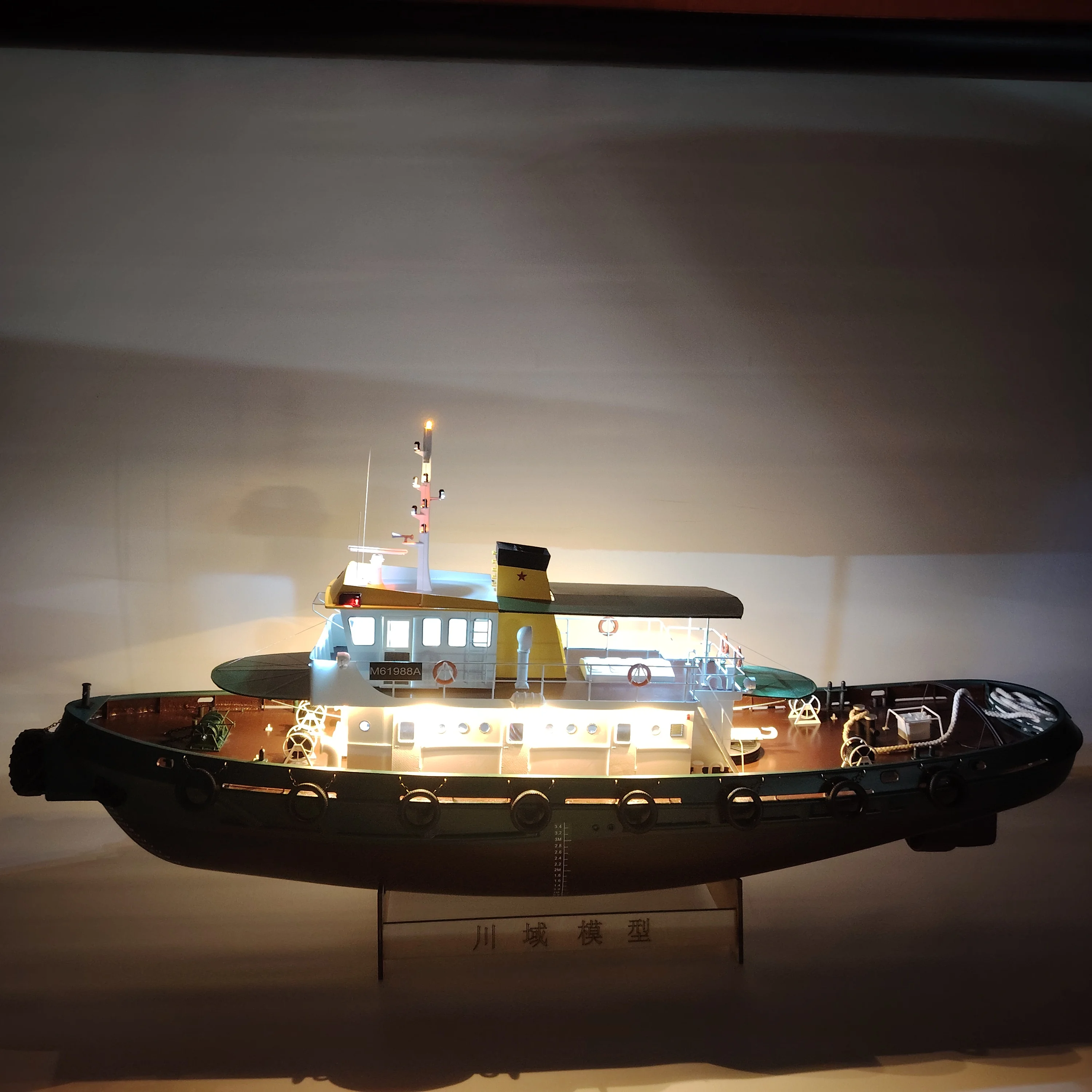 Modelo de barco 1/35 "Wo Shun 03" He Shun 03 Kit de montaje de lancha de remolque de puerto de viento modelo de potencia de simulación sin terminar con Motor