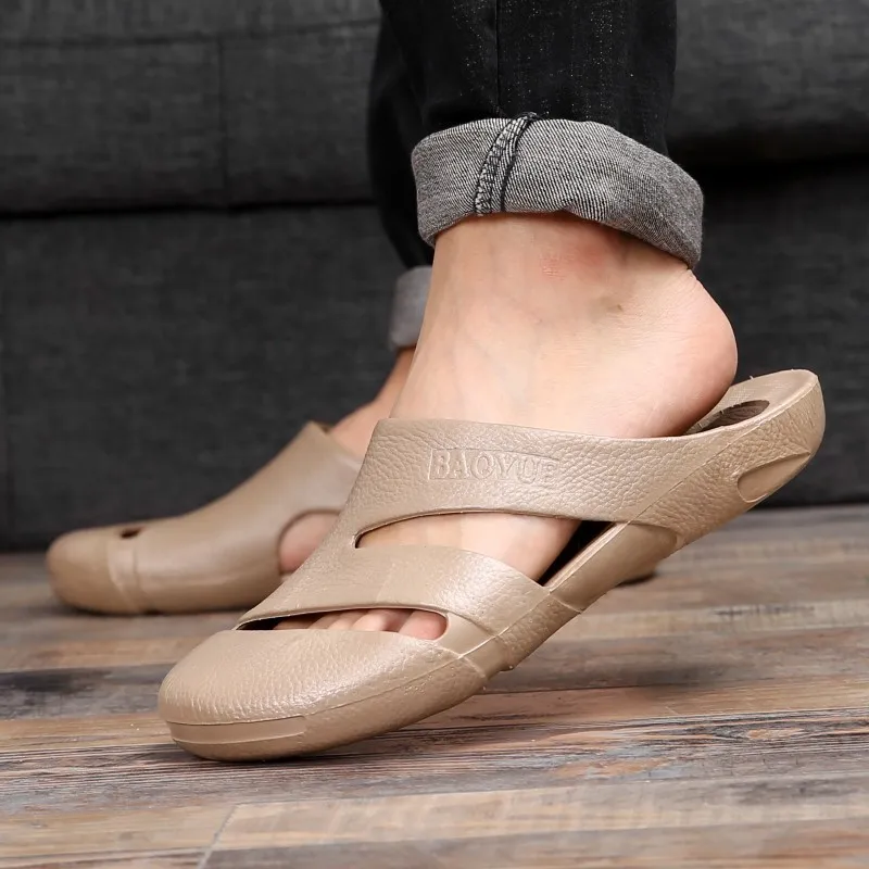 New Porous Slippers Men Home Soft Slippers Anti-slip Outer Wear Slippers Men Casual Sandals Peep Toe Sandals Beach Sandals