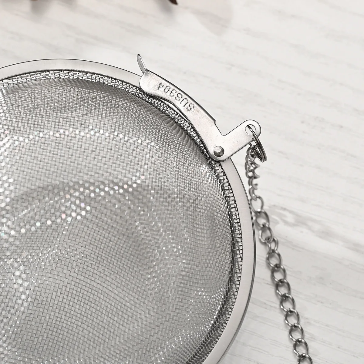 Stainless Steel Infuser Strainer Mesh Tea Spoon Locking Spice Egg Shaped Ball Tea Strainers New Bar Kitchen Accessories