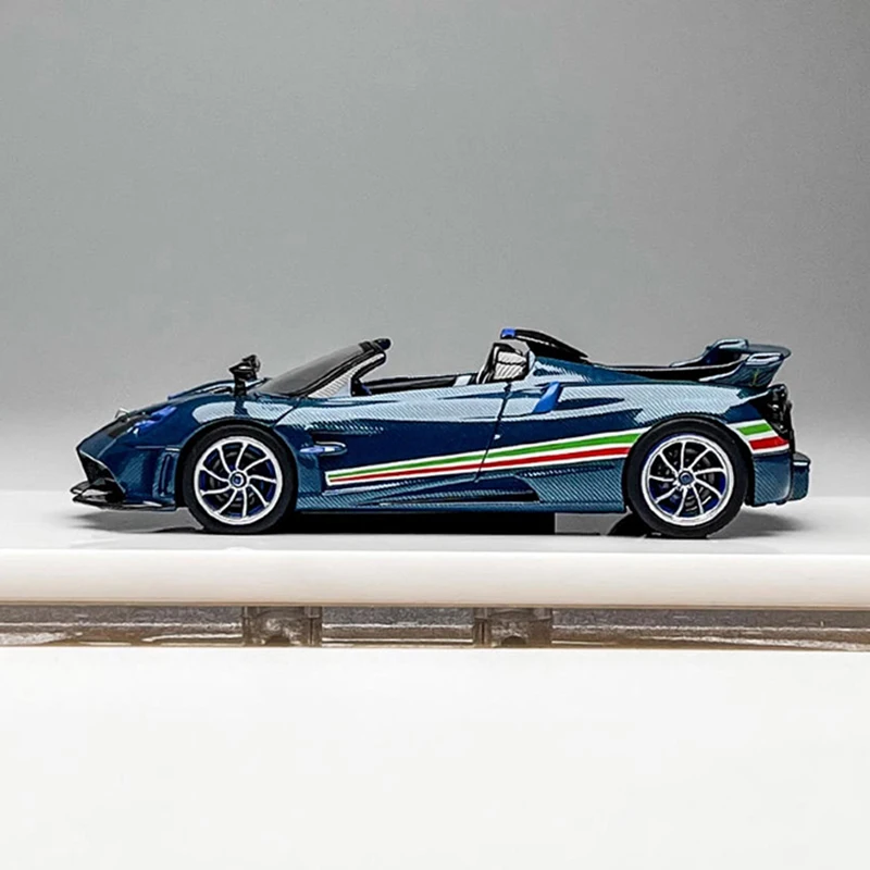Modelo HH escala 1:64 Huayra Tricolore, coche en miniatura de aleación, juguetes para niños, colección de regalos, decoración de recuerdo para adultos, exhibición estática