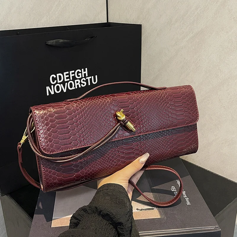 Snake pattern clutch bag, organ bag, horizontal light luxury small square bag, portable shoulder messenger dinner bag