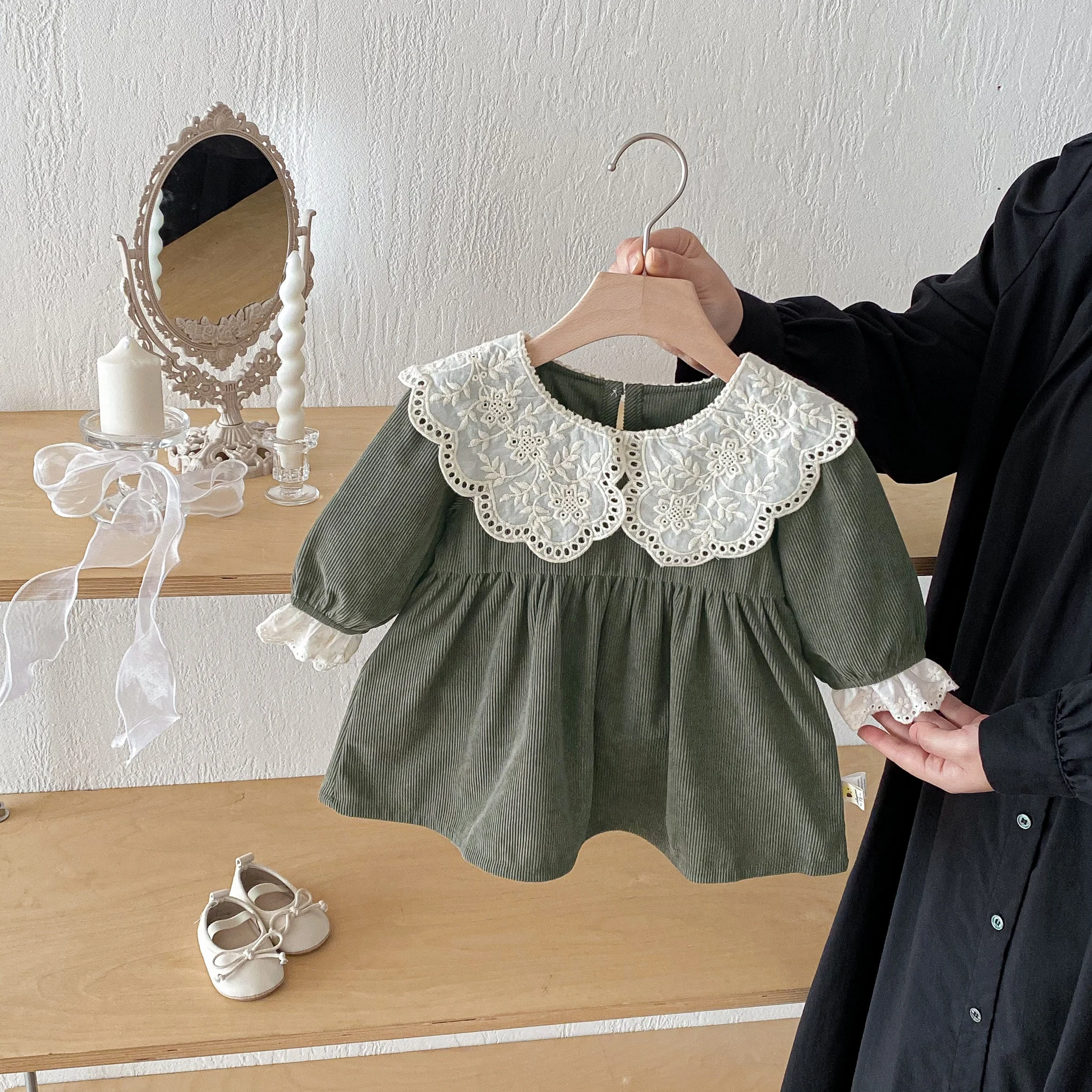Autumn and Winter Girls' Dresses, Lace Large Lapels, Casual Corduroy Dresses, Solid Color Princess Dresses for Dinner