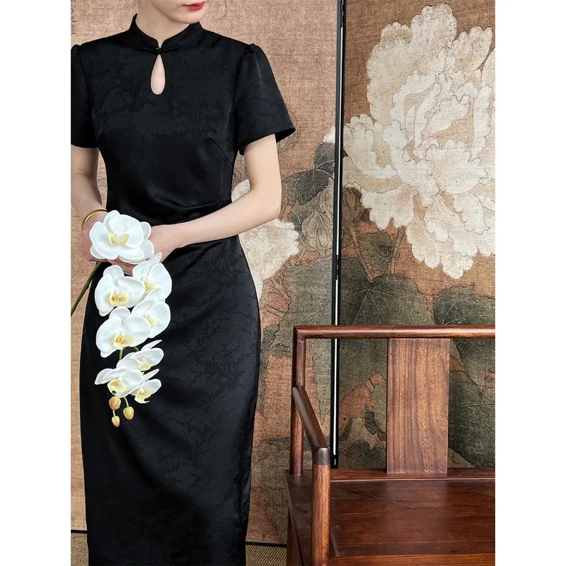 

Luxary Chinese Traditional Qipao Dress Women Vintage Slim Fit Satin Flower Cheongsam Dress Black Mandarin Collar Long Dress